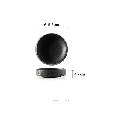 Busan - Deep Plate Black Small – dimensions: diameter 17.8 cm, height 4.7 cm