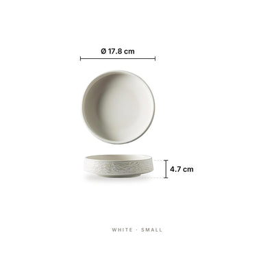 Busan - Deep Plate White Small – dimensions: diameter 17.8 cm, height 4.7 cm