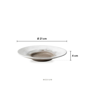 Snö - Plate Medium – dimensions: diameter 21 cm, height 4 cm