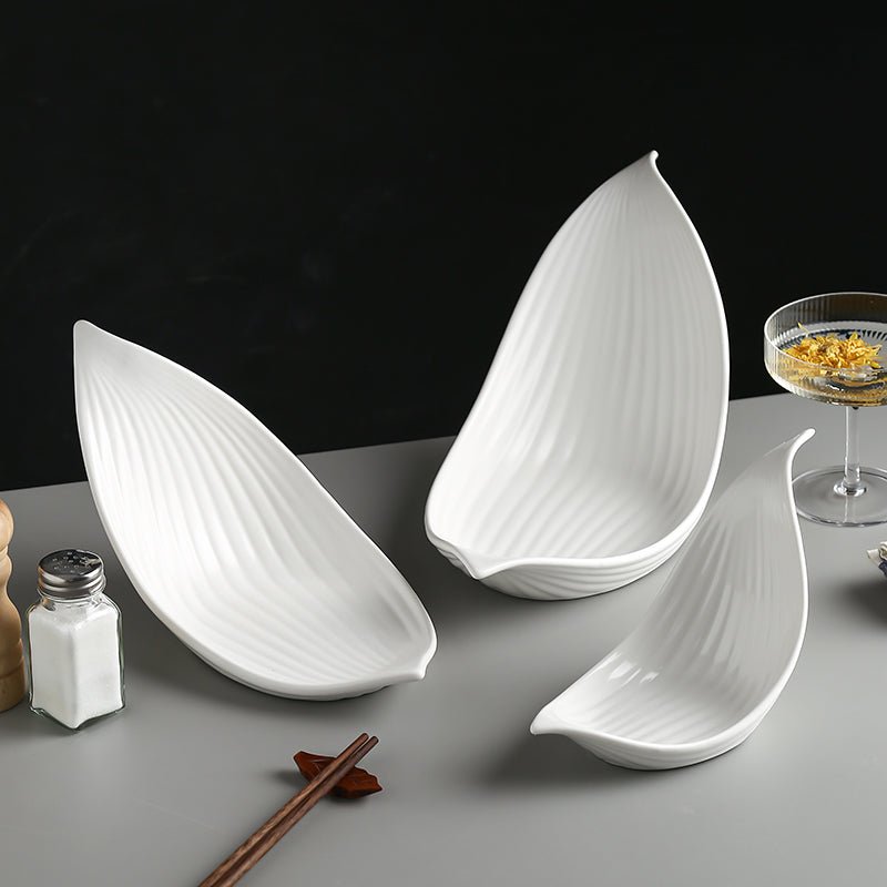 Leaf Shaped Irregular Plate - TableGlow