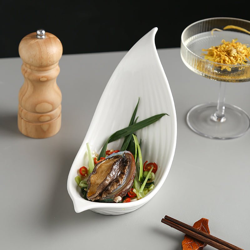 Leaf Shaped Irregular Plate - TableGlow