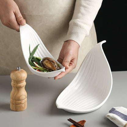 Leaf Shaped Irregular Plate - TableGlow