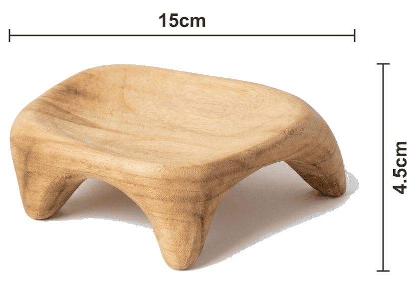 Korri footed plate in solid wood, 15 x 10 cm, with a shallow recess and four short feet curving outwards