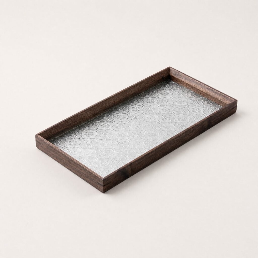 Wooden serving tray whit glass